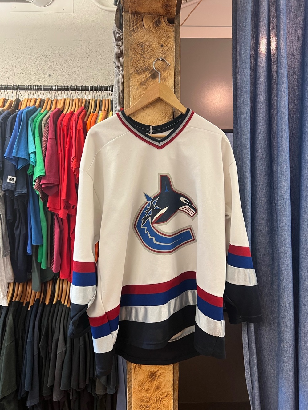 Vintage Vancouver Canucks White Hockey Jersey